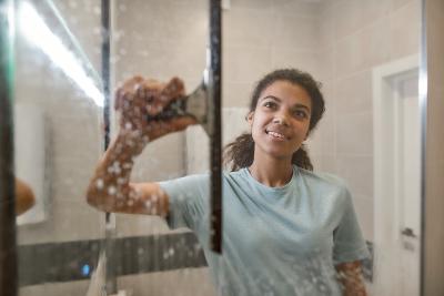 Comment nettoyer une paroi de douche ?