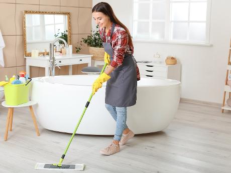 Comment nettoyer sa salle de bains en moins de 30 minutes