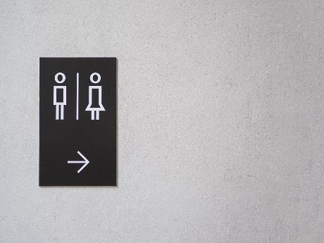 Quelle est l’origine des pictogrammes qui ornent les portes des WC ?