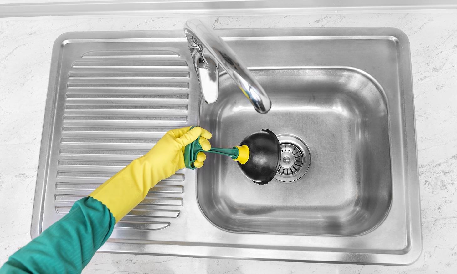 Comment nettoyer un évier en résine blanc jauni – une méthode miracle